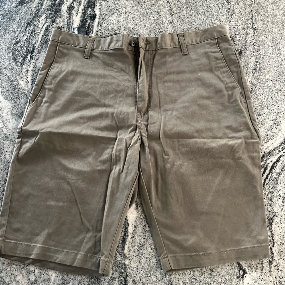 Volcom shorts